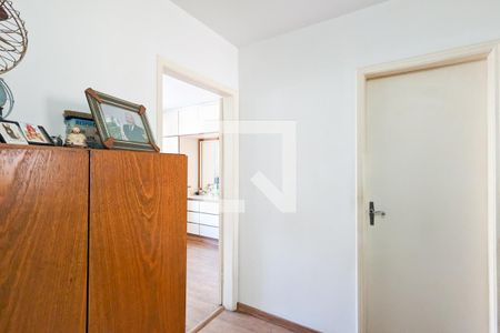 Casa à venda com 220m², 2 quartos e 2 vagas Casa à venda com 220m², 2 quartos e 2 vagasHall dos quartos