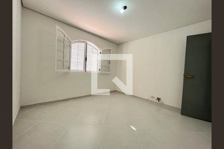 Quarto 1 de casa para alugar com 2 quartos, 80m² em Vila Campestre, São Paulo