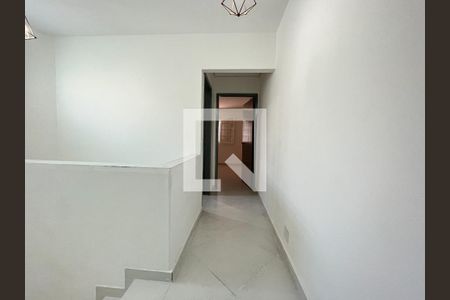Corredor de casa para alugar com 2 quartos, 80m² em Vila Campestre, São Paulo