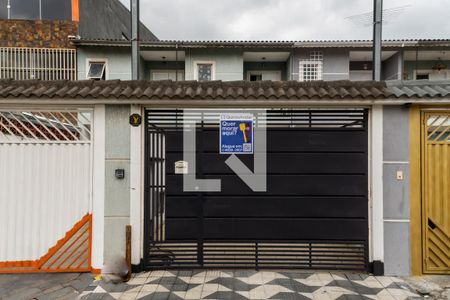 Casa à venda com 132m², 3 quartos e 2 vagas Casa à venda com 132m², 3 quartos e 2 vagasFachada