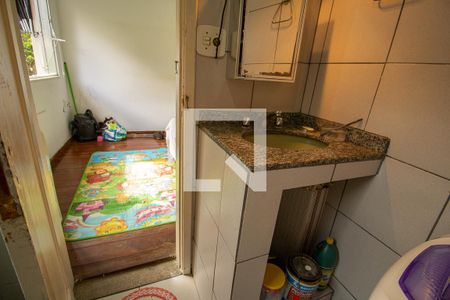 Banheiro de apartamento à venda com 1 quarto, 25m² em Catete, Rio de Janeiro