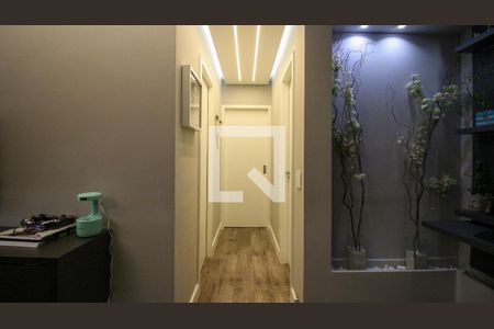 Corredor de apartamento à venda com 2 quartos, 65m² em Vila Ema, São Paulo