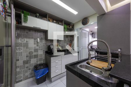 Cozinha de apartamento para alugar com 2 quartos, 68m² em Vila Ema, São Paulo