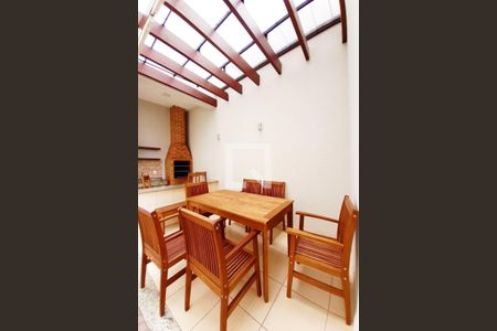 Apartamento à venda com 48m², 2 quartos e 1 vaga Apartamento à venda com 48m², 2 quartos e 1 vagaÁrea comum - Churrasqueira