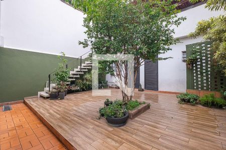Casa à venda com 300m², 5 quartos e 2 vagasQuintal