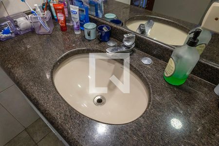 Casa à venda com 300m², 5 quartos e 2 vagasBanheiro