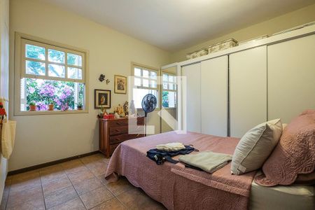 Casa à venda com 300m², 5 quartos e 2 vagasQuarto 4