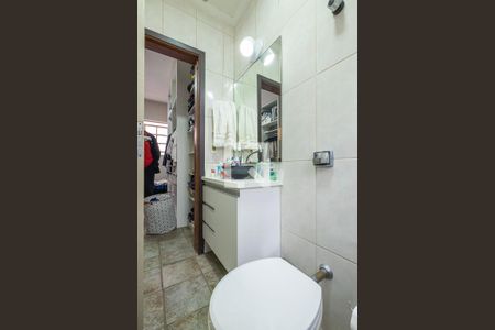 Casa à venda com 300m², 5 quartos e 2 vagasSuíte - Banheiro 2