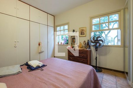 Casa à venda com 300m², 5 quartos e 2 vagasQuarto 4