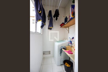 Área de serviço de apartamento para alugar com 2 quartos, 45m² em Jardim Petrópolis, Cotia