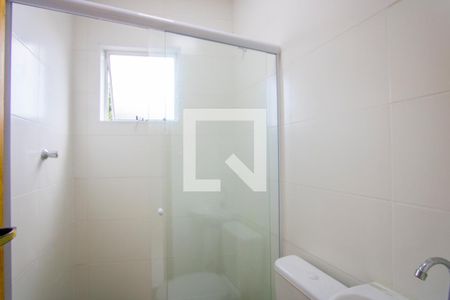 Banheiro de kitnet/studio para alugar com 1 quarto, 32m² em Jardim Ocara, Santo André