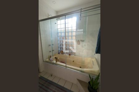 Casa à venda com 129m², 3 quartos e 2 vagasBanheiro da Suíte