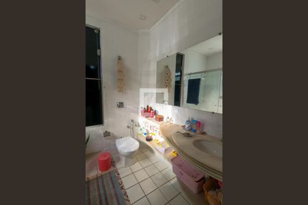 Casa à venda com 129m², 3 quartos e 2 vagasBanheiro da Suíte