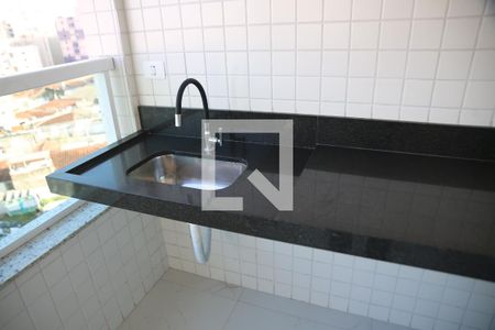 detalhe da varanda de apartamento para alugar com 2 quartos, 85m² em Vila Caiçara, Praia Grande