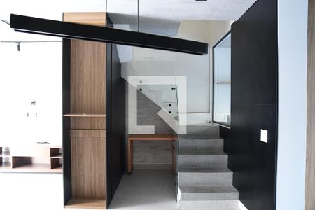 Sala de casa de condomínio para alugar com 4 quartos, 200m² em Jardim Rebelato, Cotia