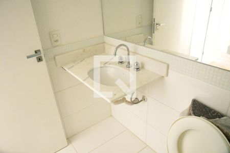 Casa de condomínio para alugar com 200m², 4 quartos e 2 vagasBanheiro Social