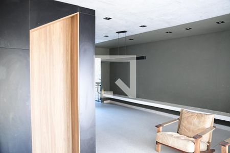 Sala de casa de condomínio para alugar com 4 quartos, 200m² em Jardim Rebelato, Cotia