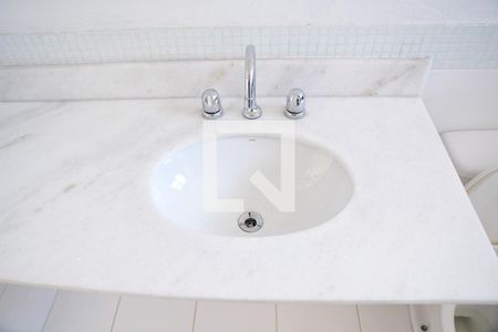 Casa de condomínio para alugar com 200m², 4 quartos e 2 vagasBanheiro da suite 2