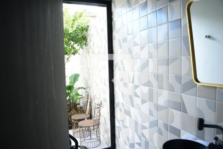 Lavabo de casa de condomínio para alugar com 3 quartos, 200m² em Jardim Rebelato, Cotia