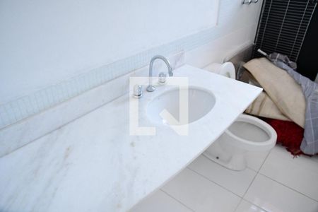 Casa de condomínio para alugar com 200m², 4 quartos e 2 vagasBanheiro da suite 2