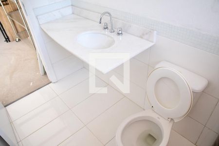 Casa de condomínio para alugar com 200m², 4 quartos e 2 vagasBanheiro da suite 2