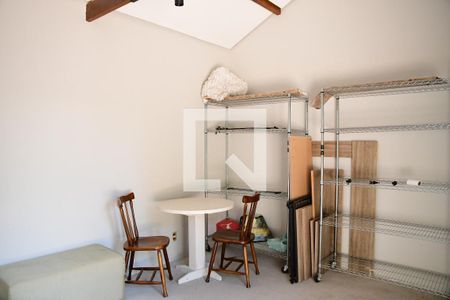 Casa de condomínio para alugar com 200m², 4 quartos e 2 vagasSuíte 2