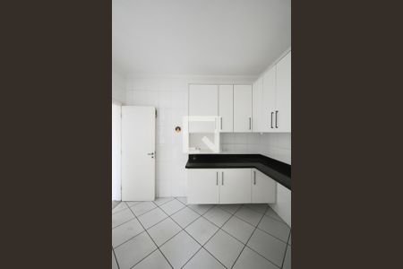 Casa de condomínio à venda com 432m², 3 quartos e 3 vagas Casa de condomínio à venda com 432m², 3 quartos e 3 vagasCozinha