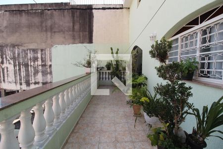 Casa à venda com 300m², 3 quartos e 4 vagasVaranda 2