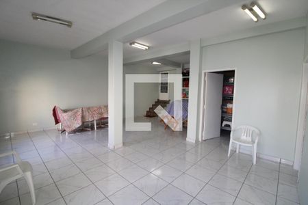 Casa à venda com 300m², 3 quartos e 4 vagasSalão