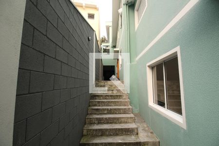 Corredor de casa de condomínio para alugar com 2 quartos, 45m² em Vila Nivi, São Paulo