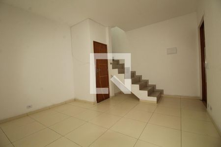 sala de casa de condomínio para alugar com 2 quartos, 45m² em Vila Nivi, São Paulo