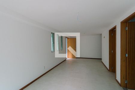 Casa de condomínio à venda com 169m², 3 quartos e 6 vagasSala