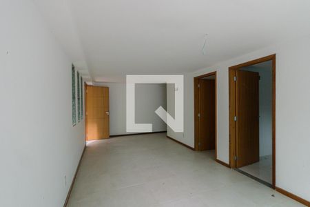 Sala de casa de condomínio à venda com 3 quartos, 169m² em Freguesia de Jacarepaguá, Rio de Janeiro