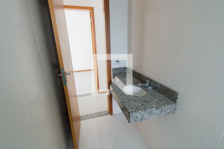 Casa de condomínio à venda com 169m², 3 quartos e 6 vagasBanheiro Social