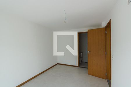 Casa de condomínio à venda com 169m², 3 quartos e 6 vagasSuíte