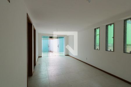 Sala de casa de condomínio à venda com 3 quartos, 169m² em Freguesia de Jacarepaguá, Rio de Janeiro