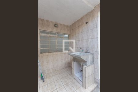 Casa para alugar com 60m², 2 quartos e 1 vagaÁrea de Serviço