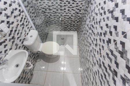 Banheiro de casa para alugar com 2 quartos, 60m² em Vila Santa Teresa (zona Sul), São Paulo