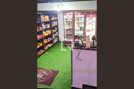 Studio à venda com 28m², 1 quarto e sem vaga Studio à venda com 28m², 1 quarto e sem vagaMercado