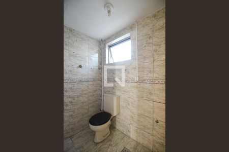 Banheiro de apartamento à venda com 1 quarto, 48m² em Santana, Porto Alegre