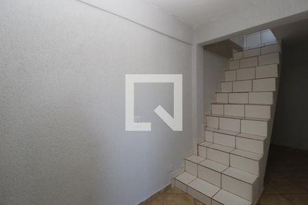 Casa para alugar com 150m², 3 quartos e 2 vagasEscada