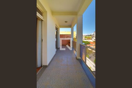 Casa à venda com 400m², 4 quartos e 6 vagasVaranda dos Quartos 1 e 2