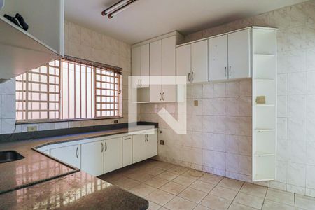Casa à venda com 400m², 4 quartos e 6 vagasCozinha