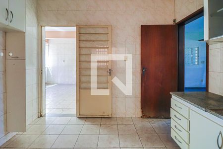 Casa à venda com 400m², 4 quartos e 6 vagasCozinha