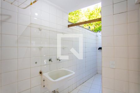 Casa para alugar com 312m², 5 quartos e 3 vagasCasa 2 - Área de serviço