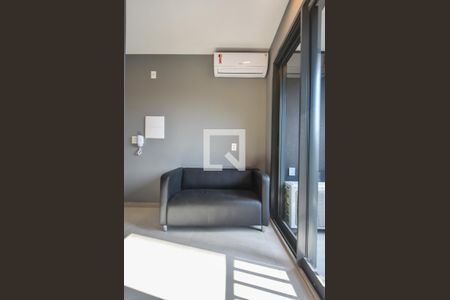 Sala de kitnet/studio para alugar com 1 quarto, 27m² em Brooklin Paulista, São Paulo