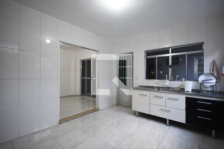 Casa para alugar com 180m², 4 quartos e 2 vagas Casa para alugar com 180m², 4 quartos e 2 vagasCozinha
