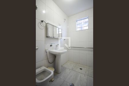 Banheiro 1 de casa para alugar com 4 quartos, 180m² em Vila Ernesto, São Paulo