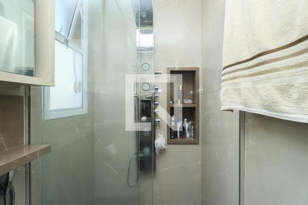 Apartamento à venda com 140m², 2 quartos e 2 vagasBanheiro da Suíte