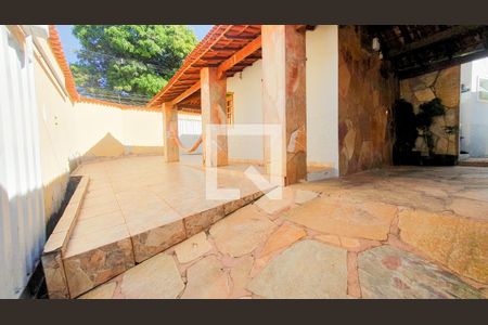 Casa para alugar com 105m², 3 quartos e 4 vagasVaranda